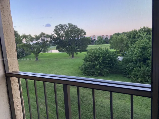 $2,300 | 9455 West Flagler Street, Unit C308, Miami, FL 33174