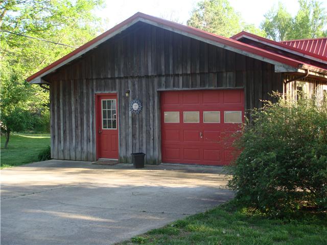 4613 Marion Road Cunningham, TN 37052 - Photo 2 of 9