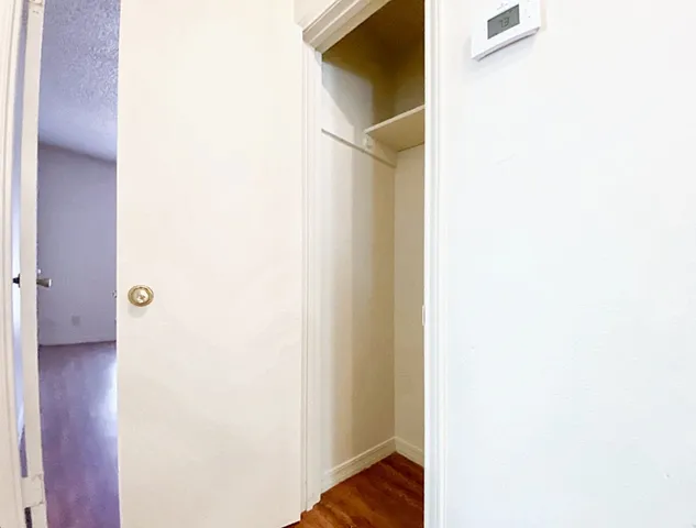 a view of utility room