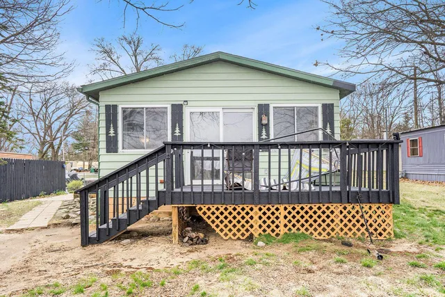 $180,000 | 58954 Lakeshore Drive, Colon, MI 49040