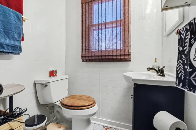 $180,000 | 58954 Lakeshore Drive, Colon, MI 49040