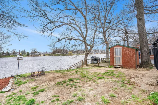 $180,000 | 58954 Lakeshore Drive, Colon, MI 49040