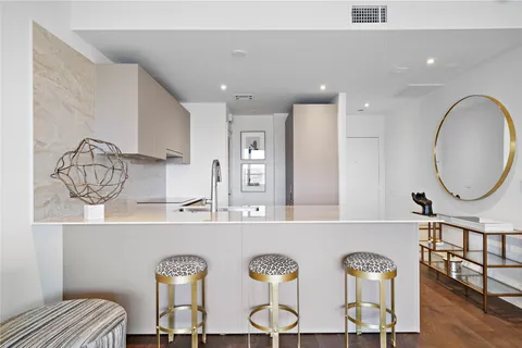$424,400 | 1701 Hermann Drive, Unit 25A, Houston, TX 77004