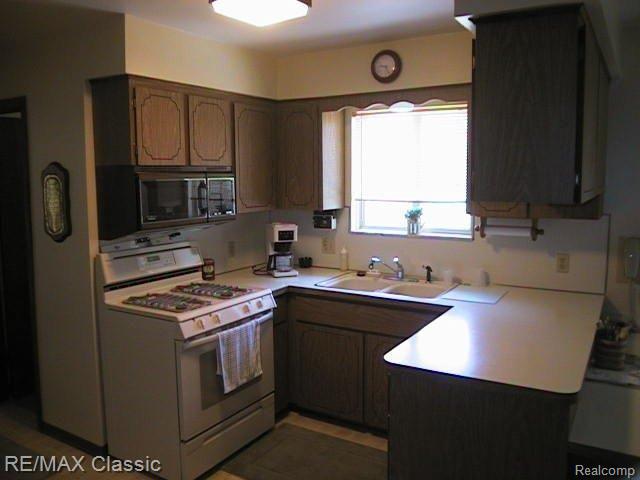 1180 Porter Road White Lake, MI 48383 - Photo 13 of 24 Kitchen 1