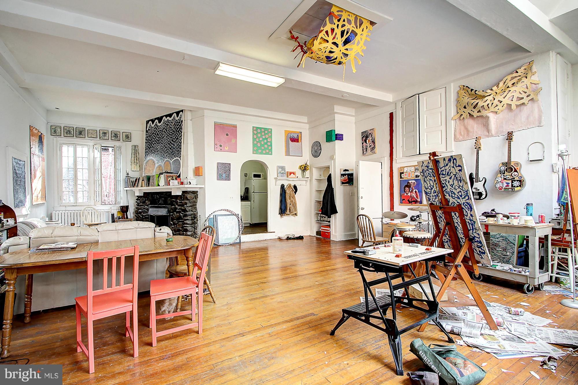 18 West Franklin Street Baltimore, MD 21201 - Photo 13 of 30 a dining room with furniture and wooden floor