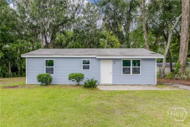 $269,000 | 506 East Montgomery Cross Road, Savannah, GA 31406