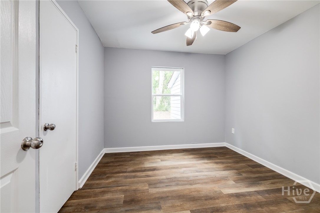 506 East Montgomery Cross Road Savannah, GA 31406 - Photo 12 of 21