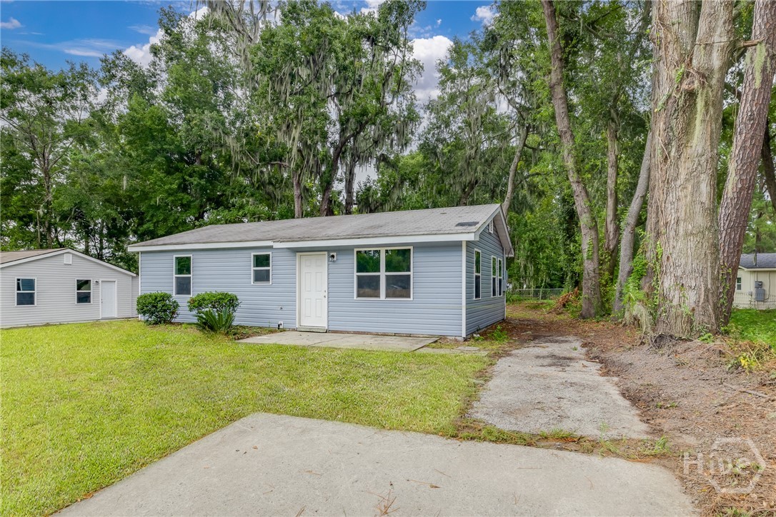 506 East Montgomery Cross Road Savannah, GA 31406 - Photo 3 of 21