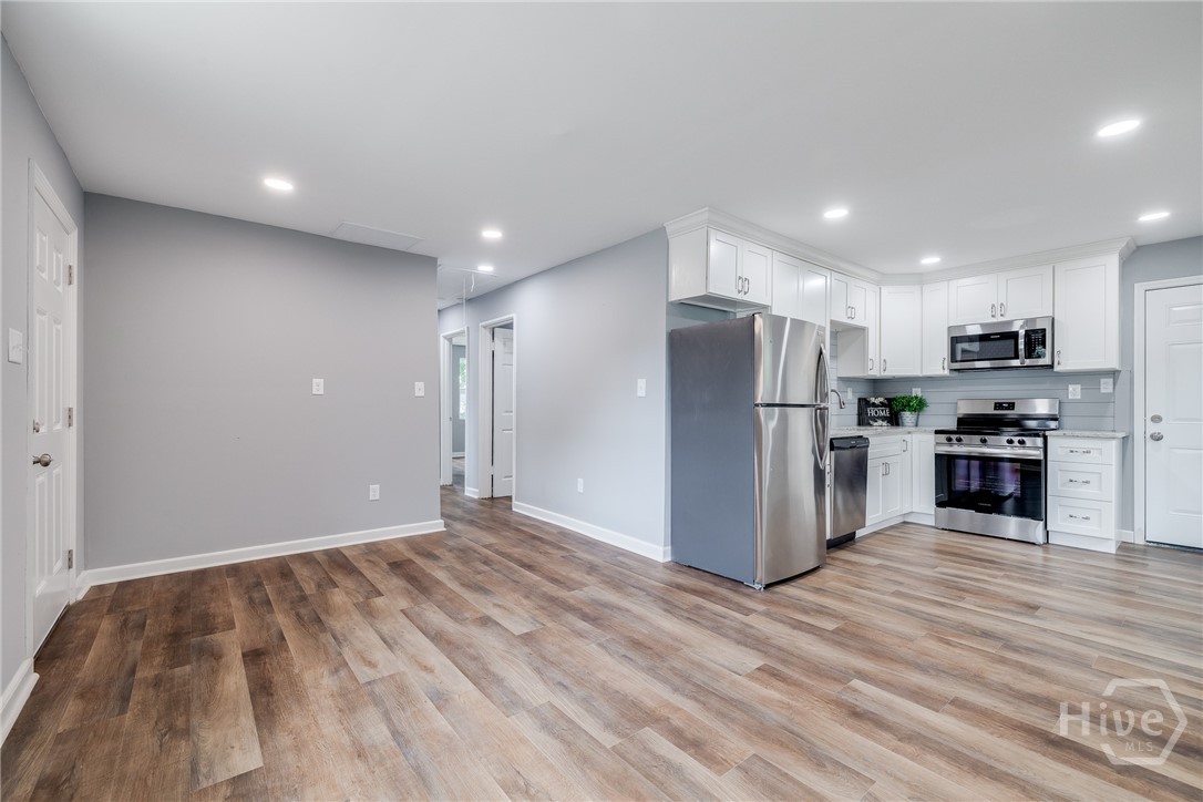 506 East Montgomery Cross Road Savannah, GA 31406 - Photo 6 of 21