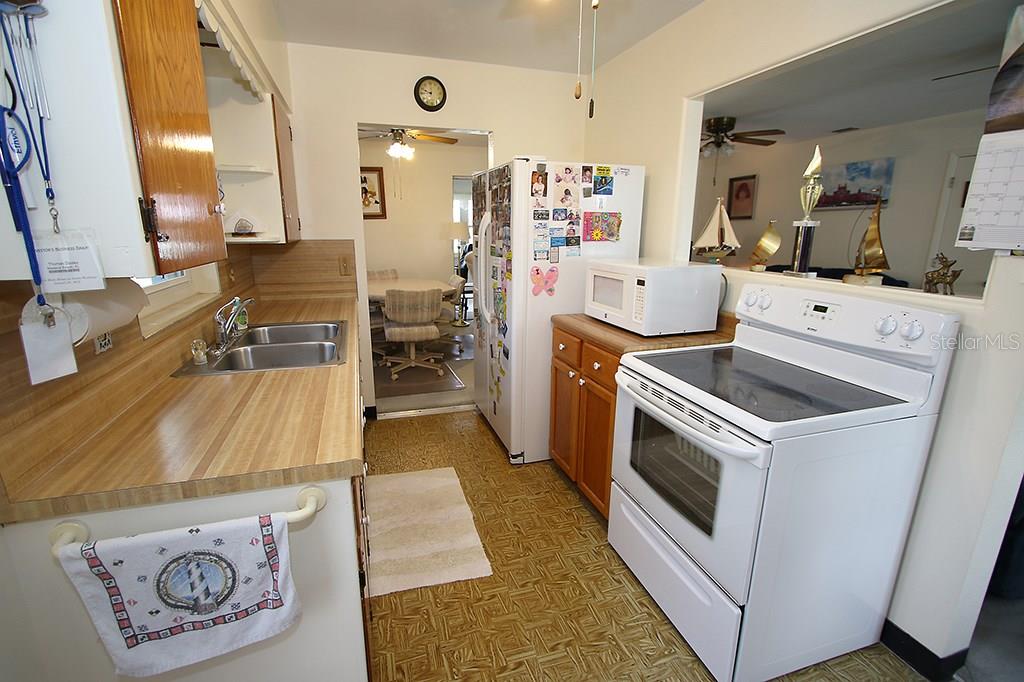 816 Bay Point Drive Madeira Beach, FL 33708 - Photo 10 of 25 Gallery Image 10