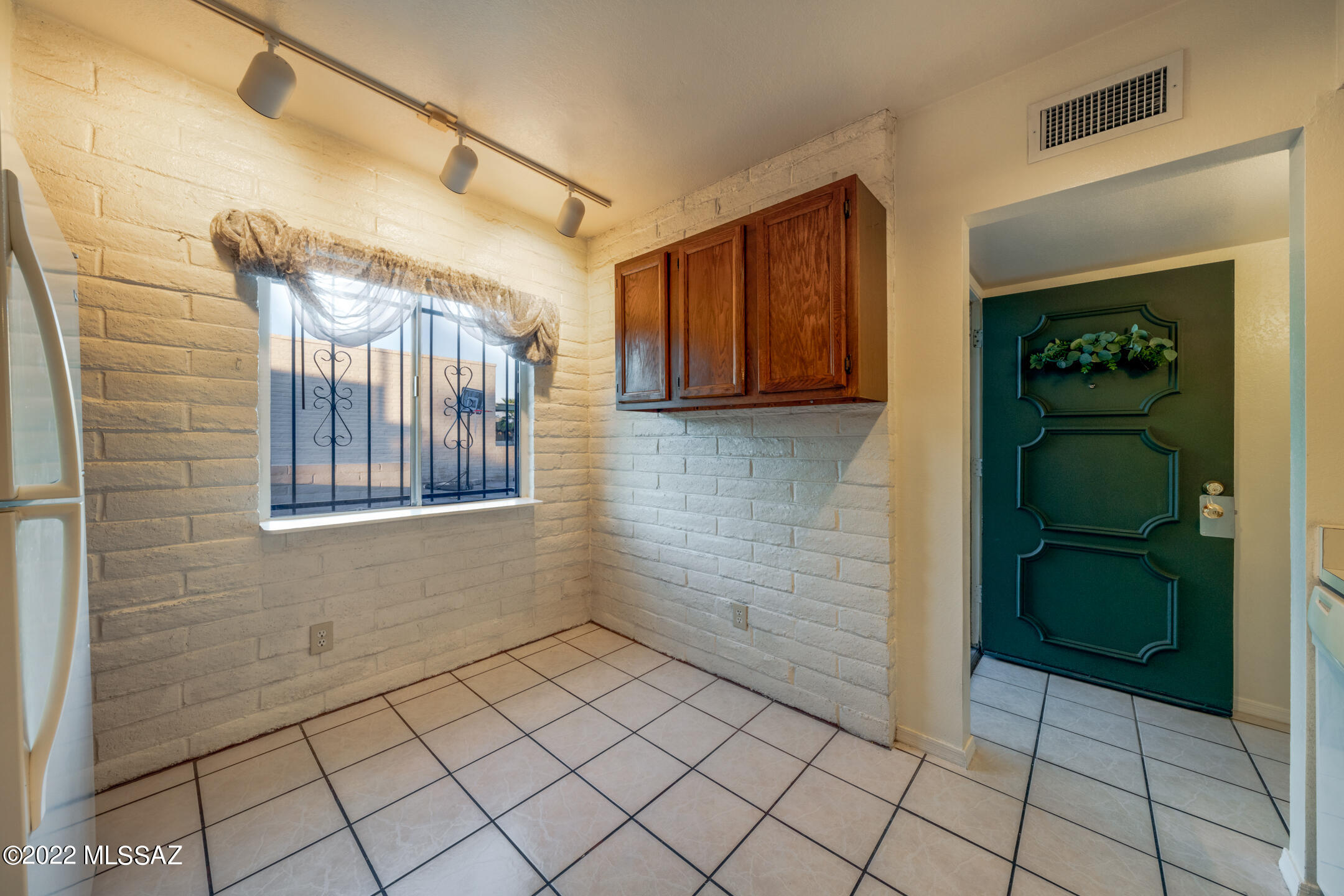 3554 South Mission Road, Unit A Tucson, AZ 85713 - Photo 10 of 23