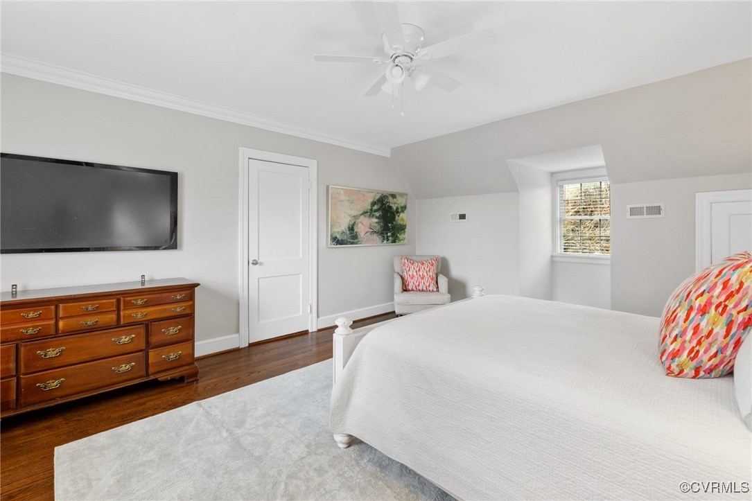 6618 Three Chopt Road Richmond, VA 23226 - Photo 21 of 36 Second floor bedroom w/ hardwood floors, ceiling f