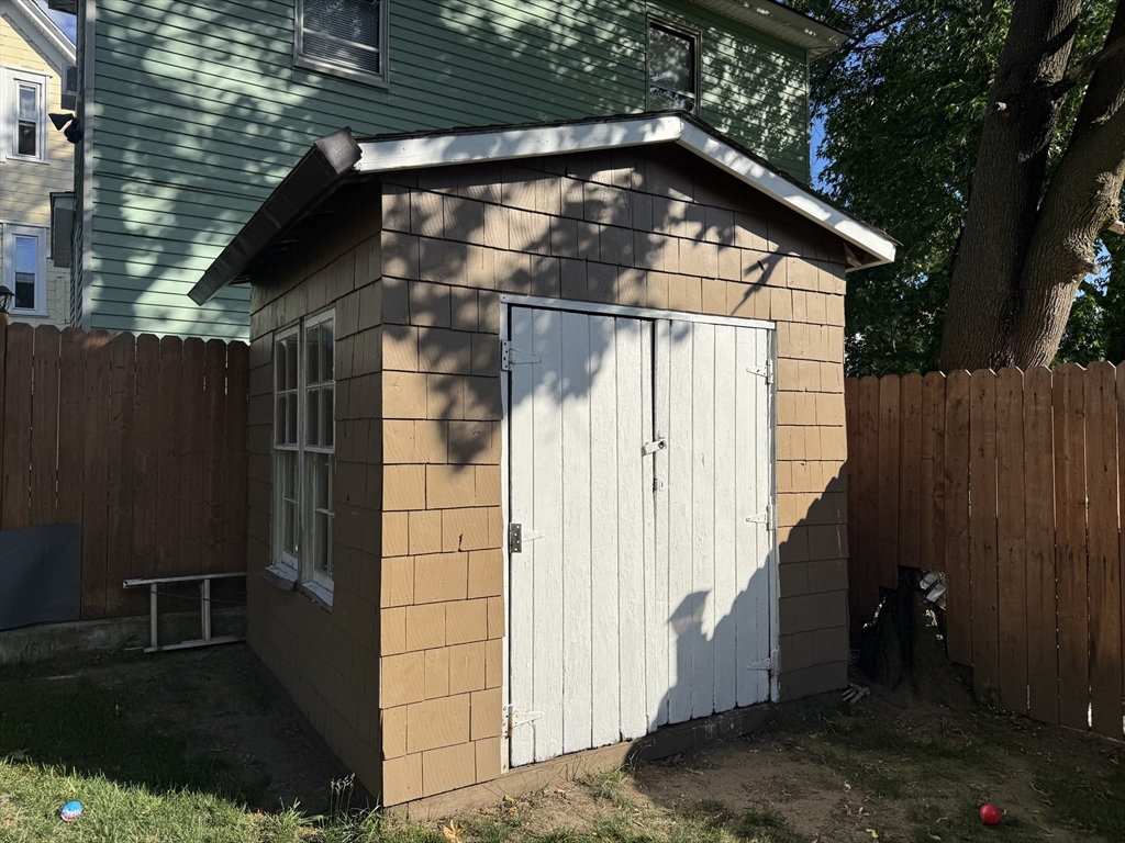35 Farmland Road Lowell, MA 01850 - Photo 19 of 20