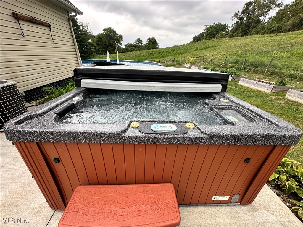 40346 Marietta Road Caldwell, OH 43724 - Photo 5 of 50 Hot Tub