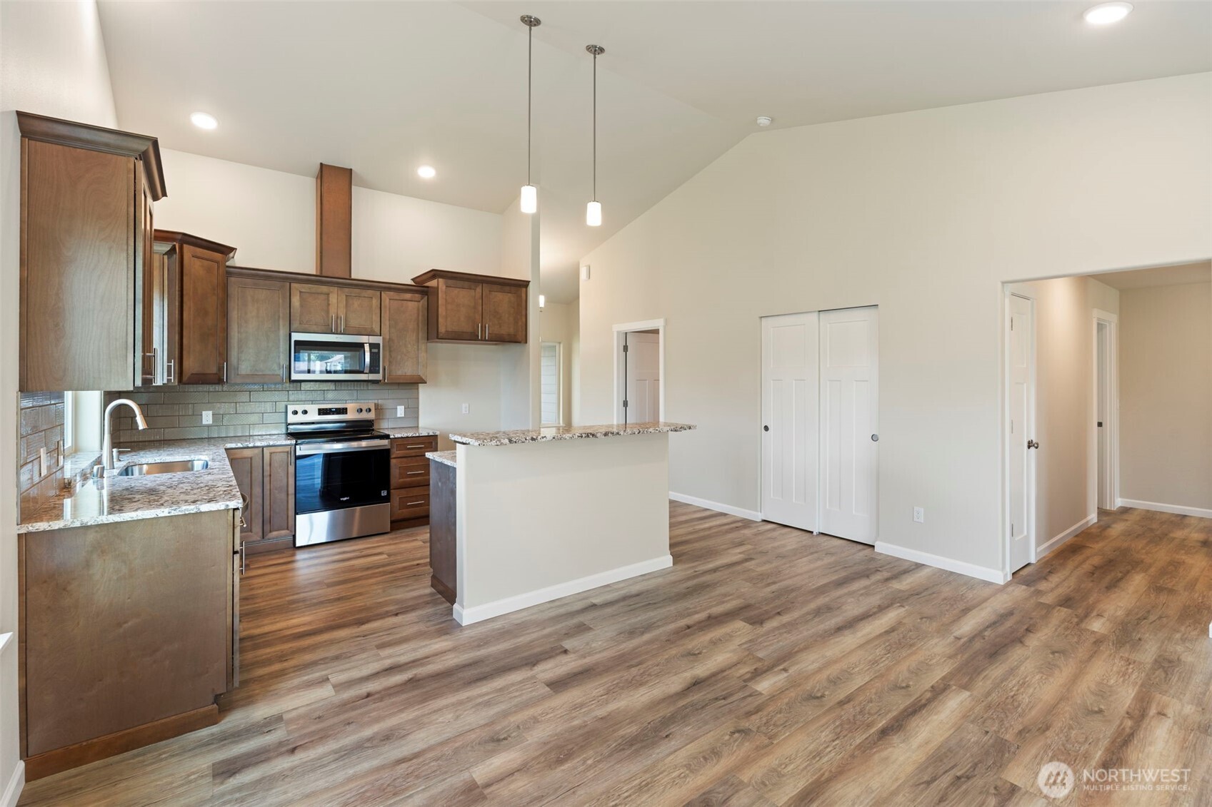 9609 179th Trail Southwest Rochester, WA 98579 - Photo 10 of 40