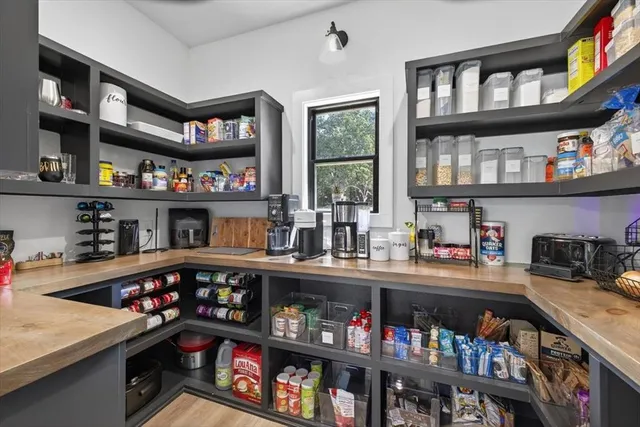 $799,999 | 294 County Road 1297, Yantis, TX 75497