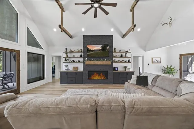 $799,999 | 294 County Road 1297, Yantis, TX 75497