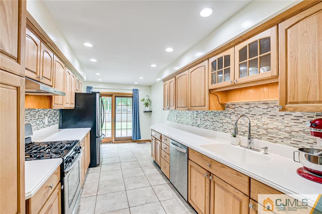 11 Joline Road Kendall Park, NJ 08824 - Photo 7 of 15 Gallery Image 7