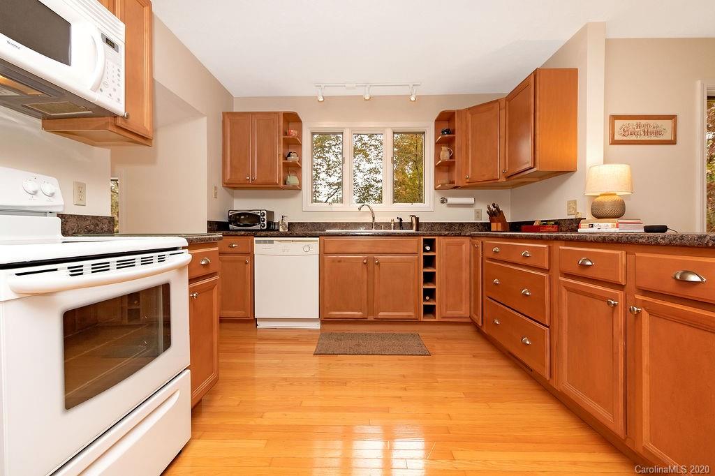 163 Lochencove Ridge Road Brevard, NC 28712 - Photo 14 of 36 Gallery Image 14