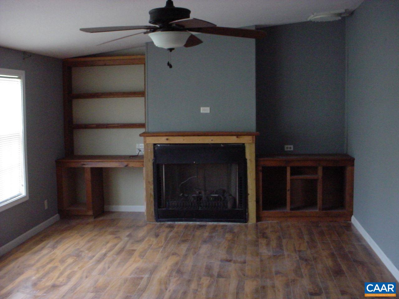 10369 James River Road Shipman, VA 22971 - Photo 3 of 12 Gallery Image 3