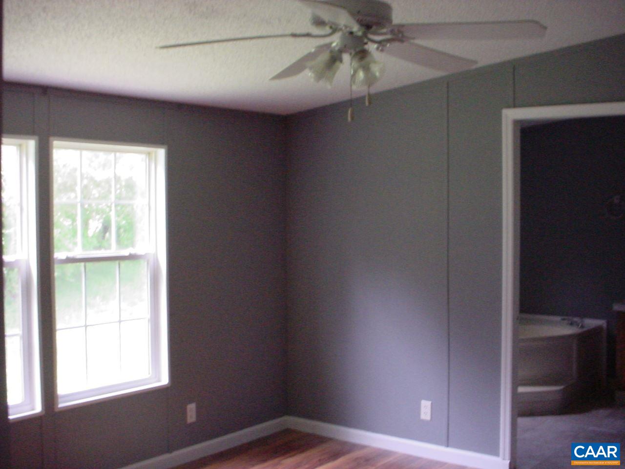 10369 James River Road Shipman, VA 22971 - Photo 6 of 12 Gallery Image 6