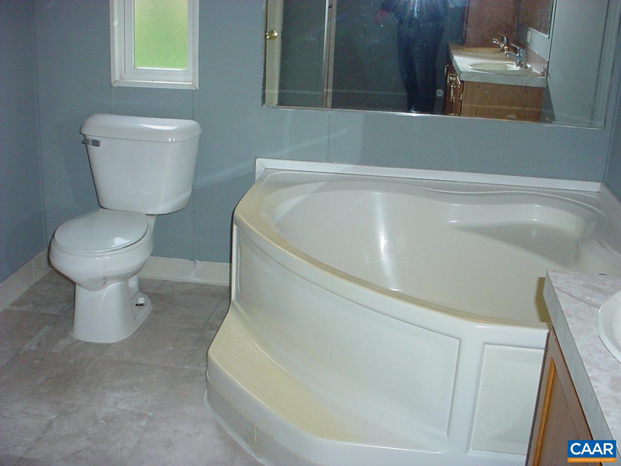 10369 James River Road Shipman, VA 22971 - Photo 7 of 12 Gallery Image 7