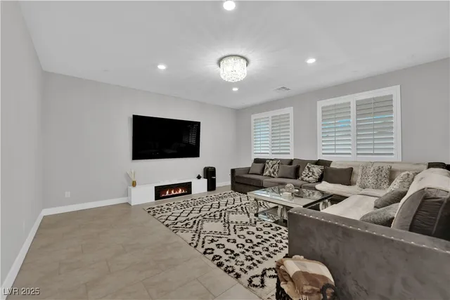 $829,900 | 7847 Skylar Fls Lane, North Las Vegas, NV 89084