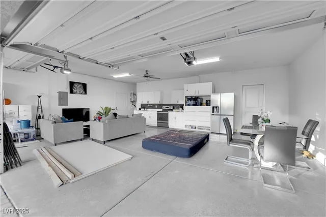 $829,900 | 7847 Skylar Fls Lane, North Las Vegas, NV 89084