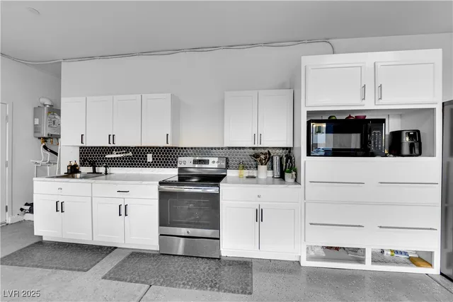 $829,900 | 7847 Skylar Fls Lane, North Las Vegas, NV 89084