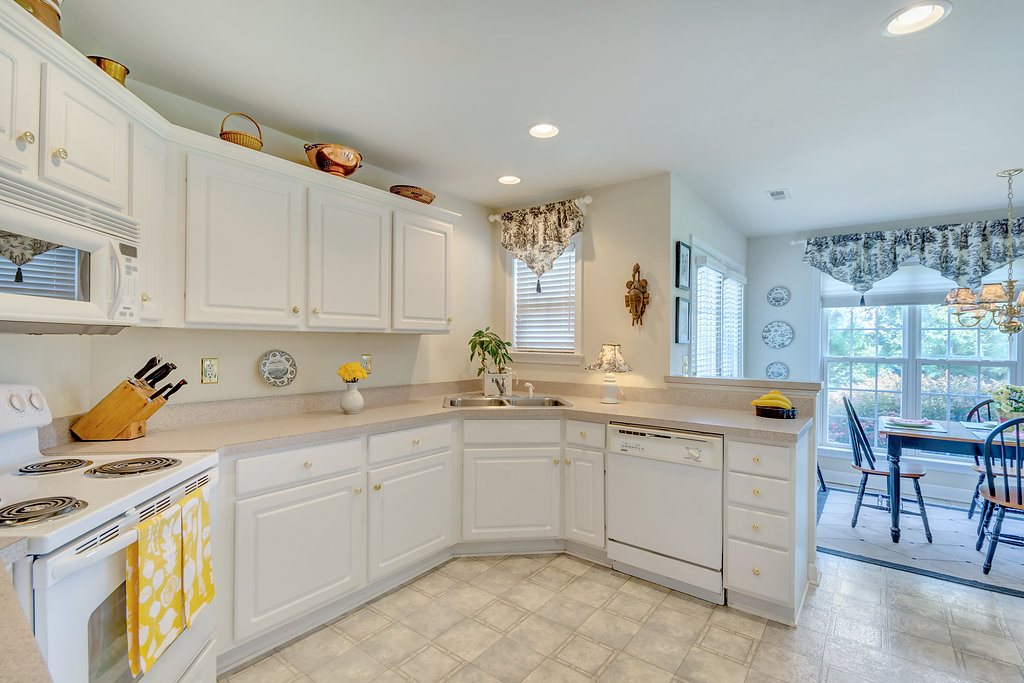 102 West Ridge Court Keswick, VA 22947 - Photo 8 of 35 a view of a kitchen with appliances and cabinets