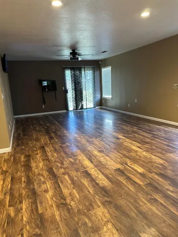 $439,500 | 408 Peregrine Drive, Patterson, CA 95363