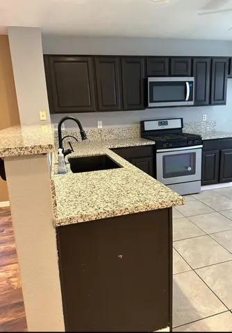 $439,500 | 408 Peregrine Drive, Patterson, CA 95363