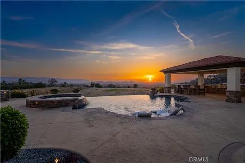 $2,600,000 | 6355 Cresthaven Drive, Riverside, CA 92506