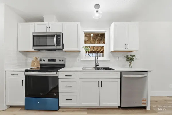 $415,000 | 185 East Lincoln Avenue, Richfield, ID 83349