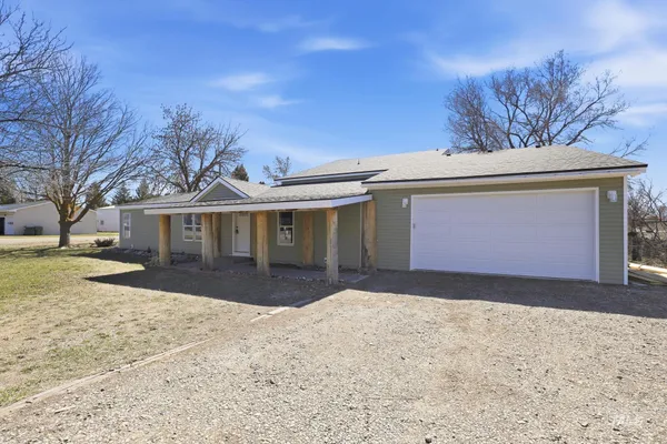 $415,000 | 185 East Lincoln Avenue, Richfield, ID 83349