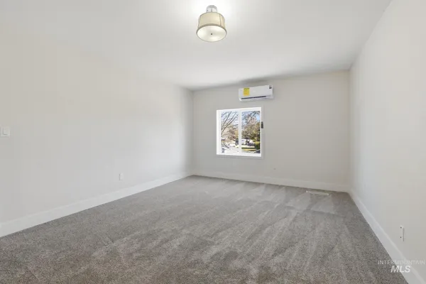 $415,000 | 185 East Lincoln Avenue, Richfield, ID 83349