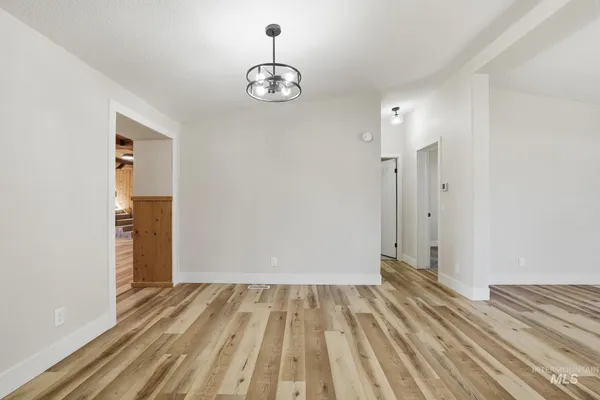 $415,000 | 185 East Lincoln Avenue, Richfield, ID 83349