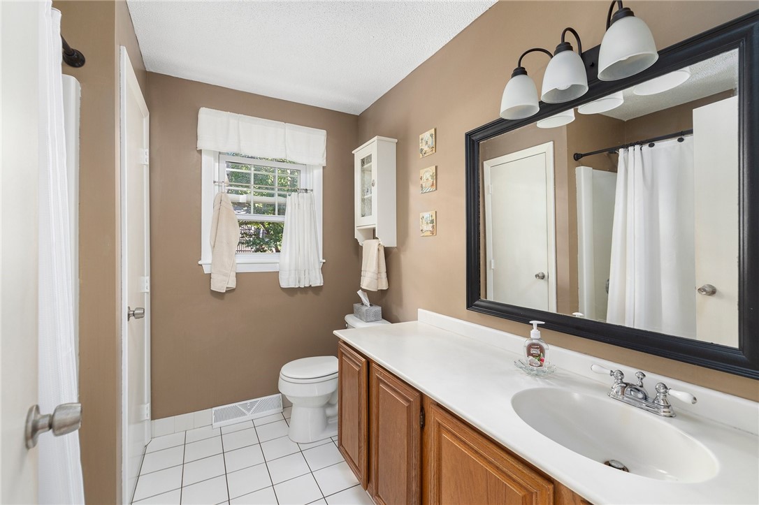 233 Lepes Road Tiverton, RI 02878 - Photo 20 of 44