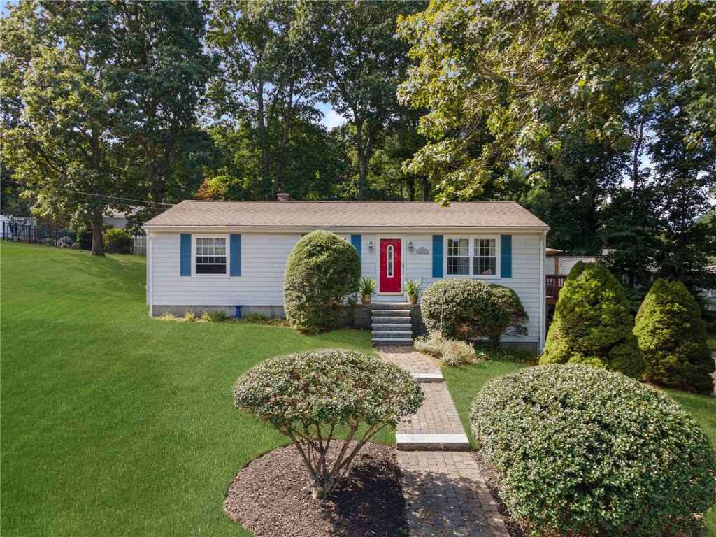 233 Lepes Road Tiverton, RI 02878 - Photo 4 of 44