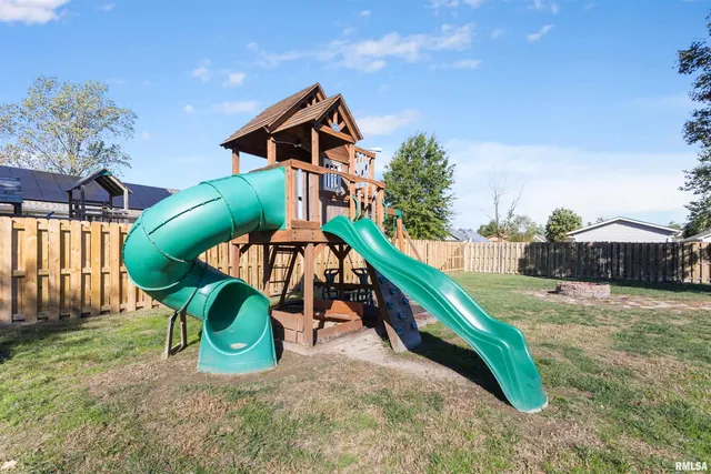 $269,000 | 3029 Teakwood Lane, Herrin, IL 62948