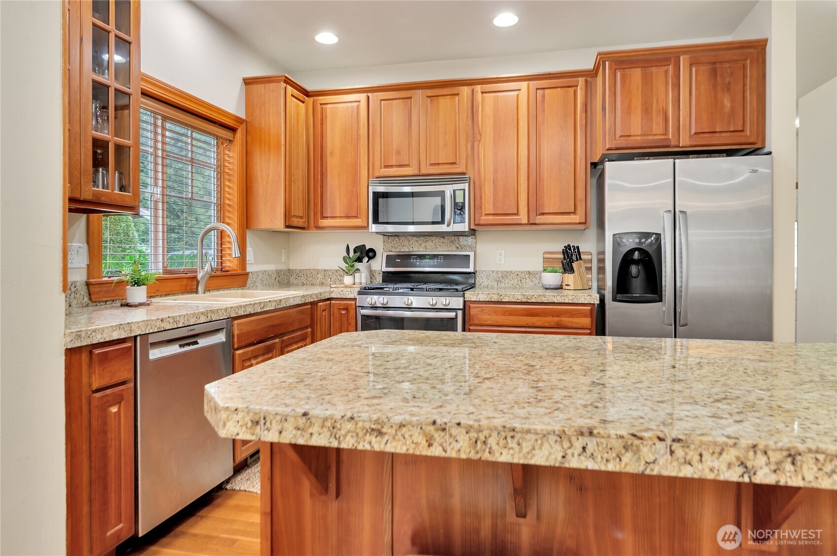 5463 Tanager Road Blaine, WA 98230 - Photo 10 of 40 Gallery Image 10