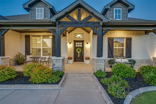 $585,000 | 8624 Bricelyn Court, Godley, TX 76044