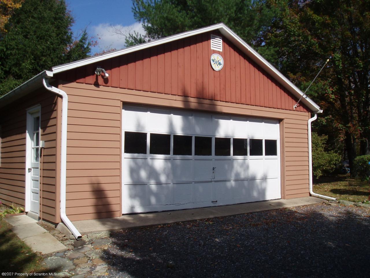 167 Ledgedale Road Greentown, PA 18426 - Photo 10 of 11 Gallery Image 10