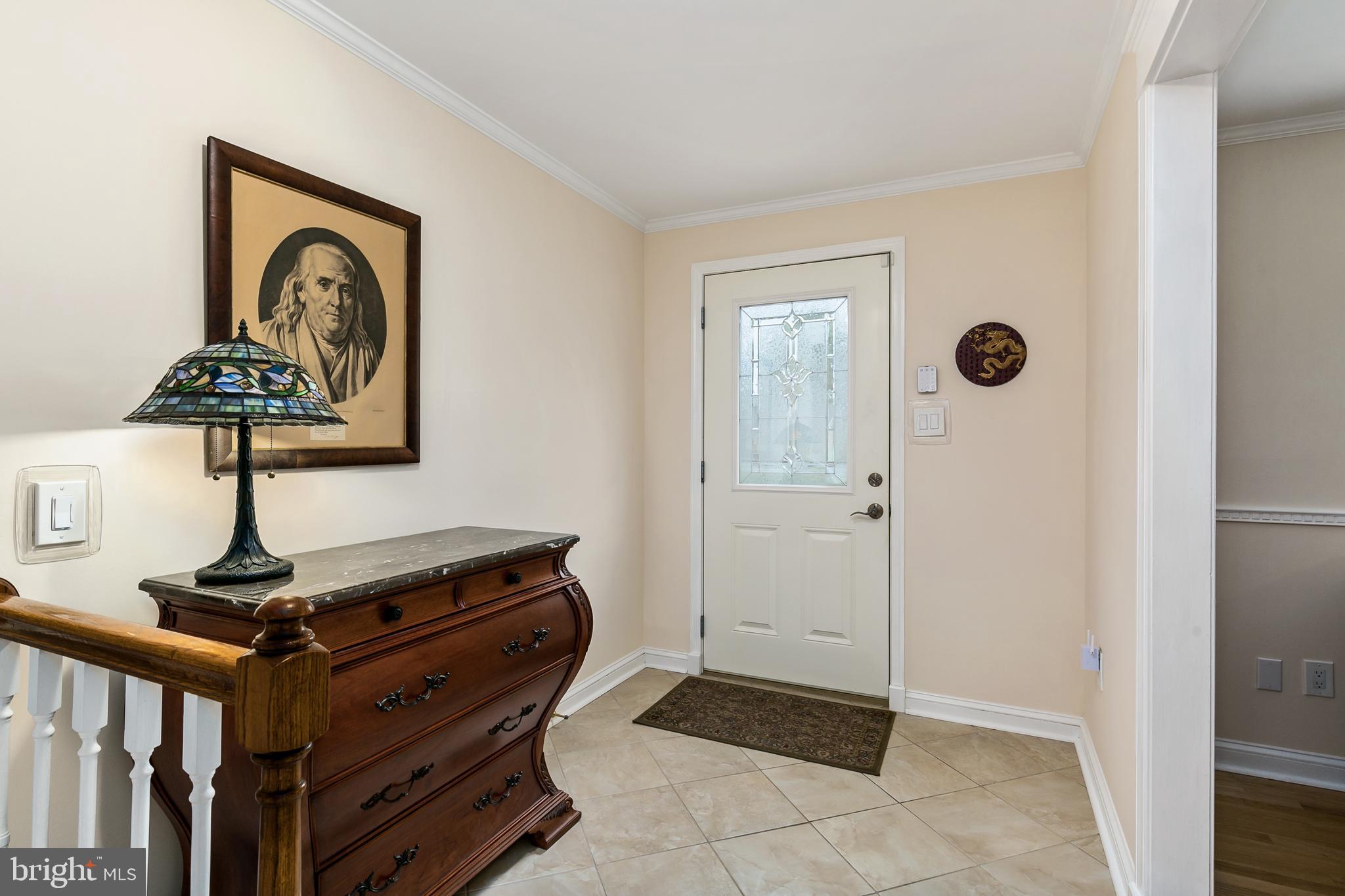 114 Pine Valley Road Delran, NJ 08075 - Photo 2 of 26 Foyer