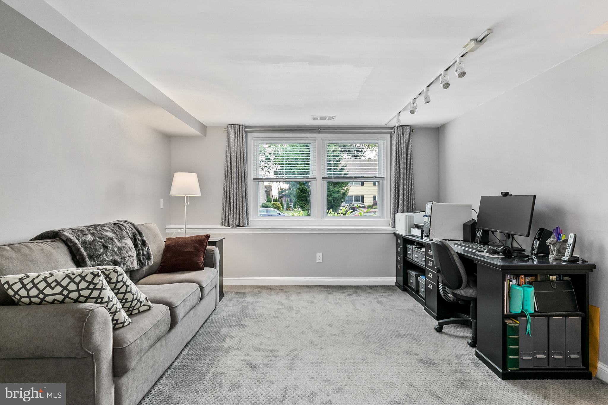 114 Pine Valley Road Delran, NJ 08075 - Photo 12 of 26 Family Room