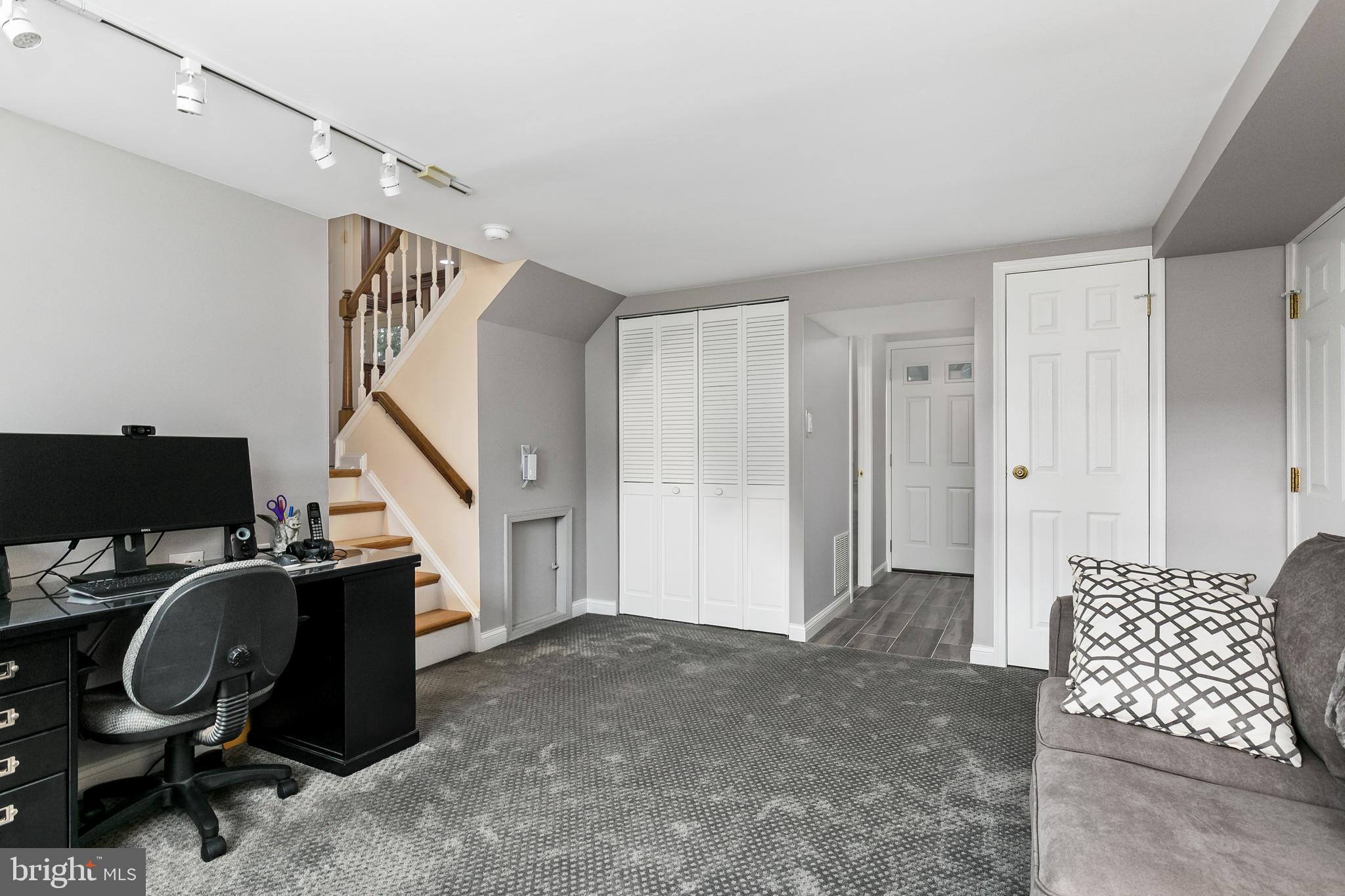 114 Pine Valley Road Delran, NJ 08075 - Photo 13 of 26 Family Room