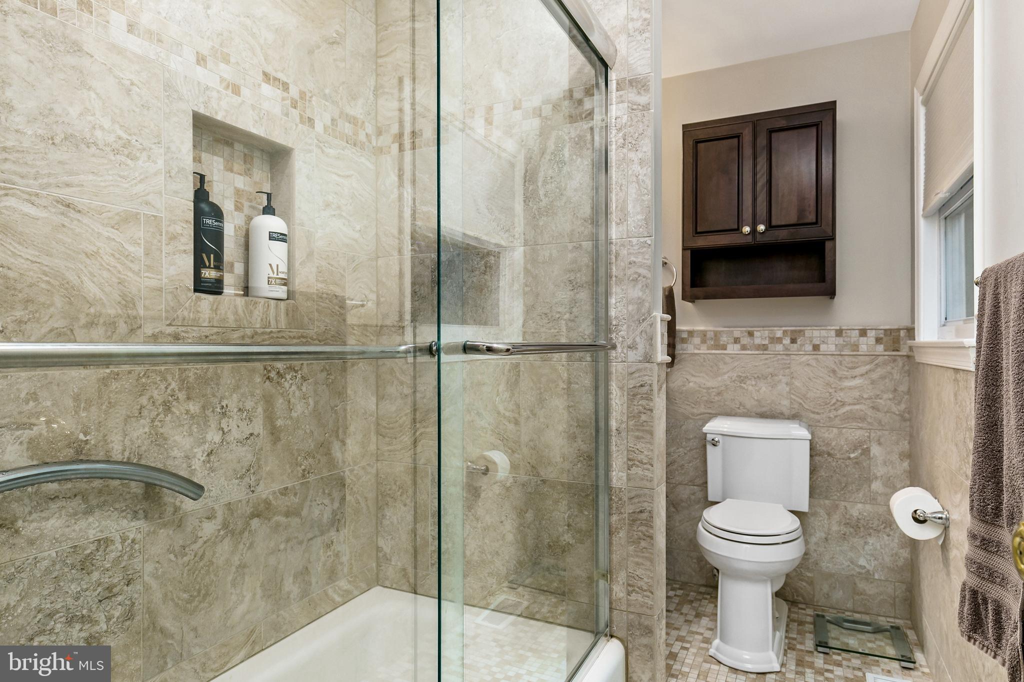 114 Pine Valley Road Delran, NJ 08075 - Photo 18 of 26 Bathroom