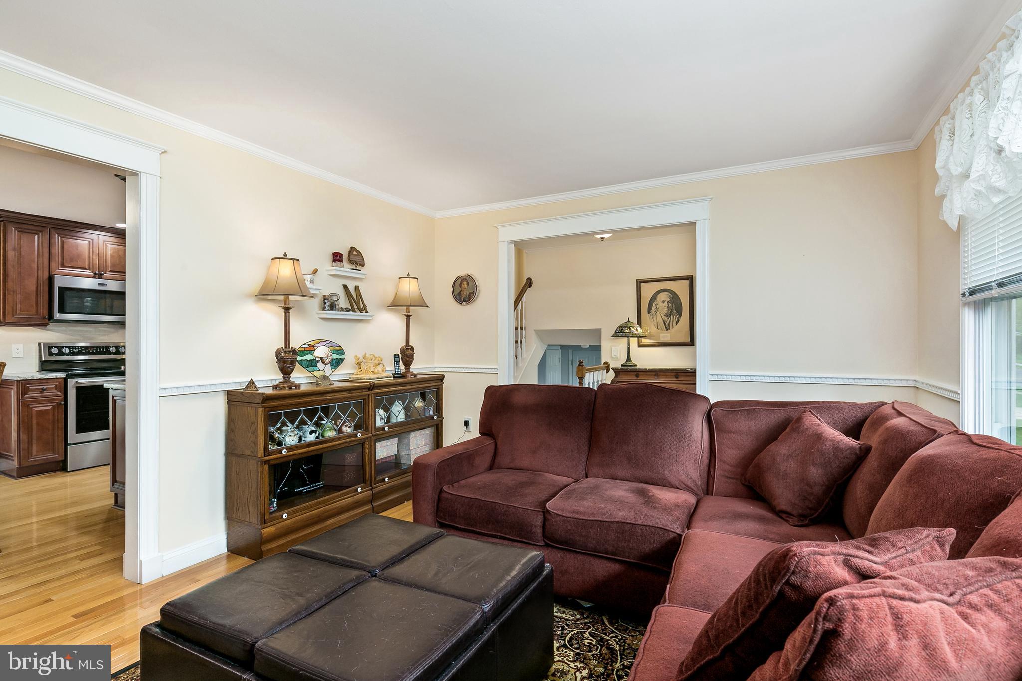114 Pine Valley Road Delran, NJ 08075 - Photo 10 of 26 Living Room