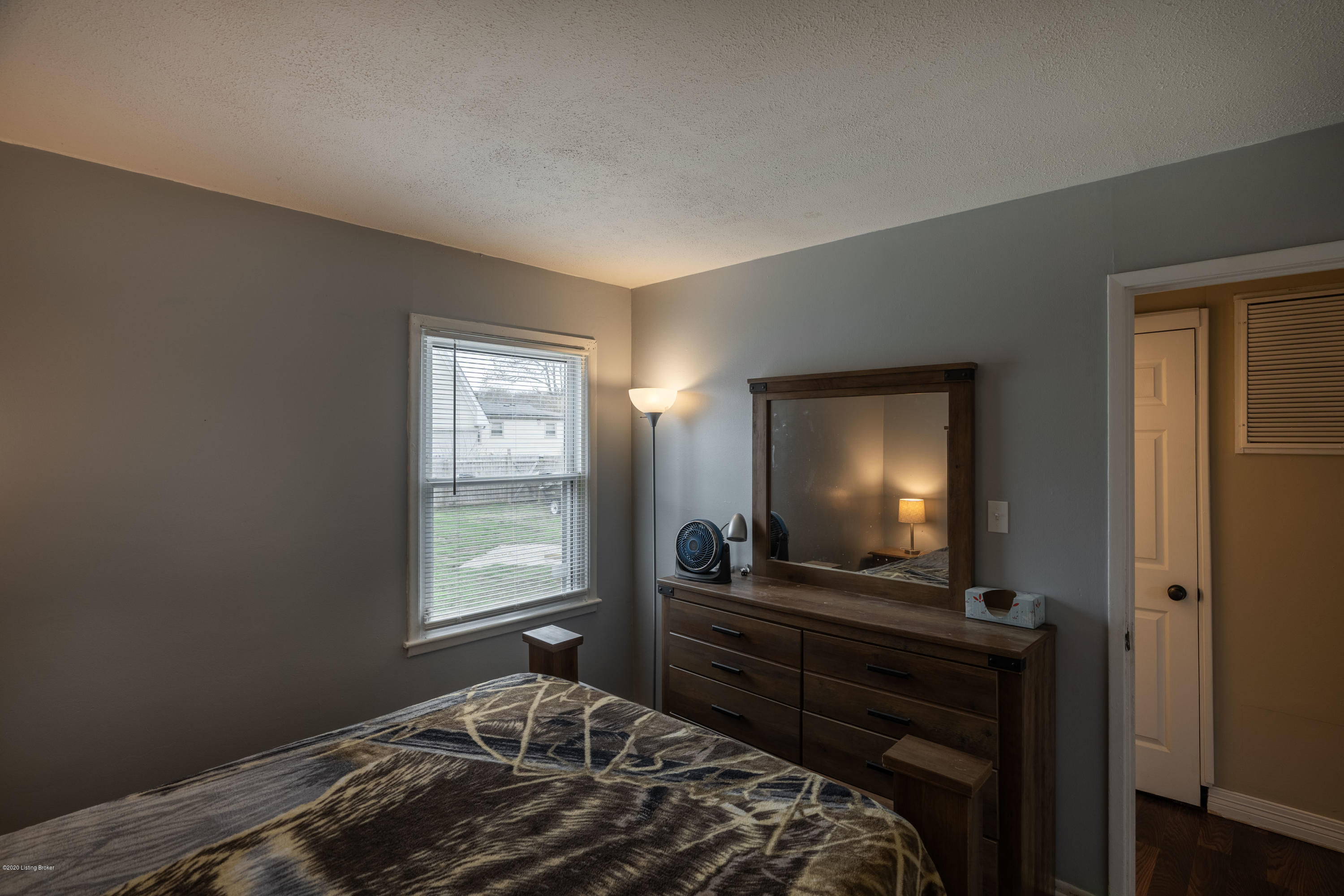 9113 New Maple Road Louisville, KY 40229 - Photo 20 of 26 DSC03035-HDR