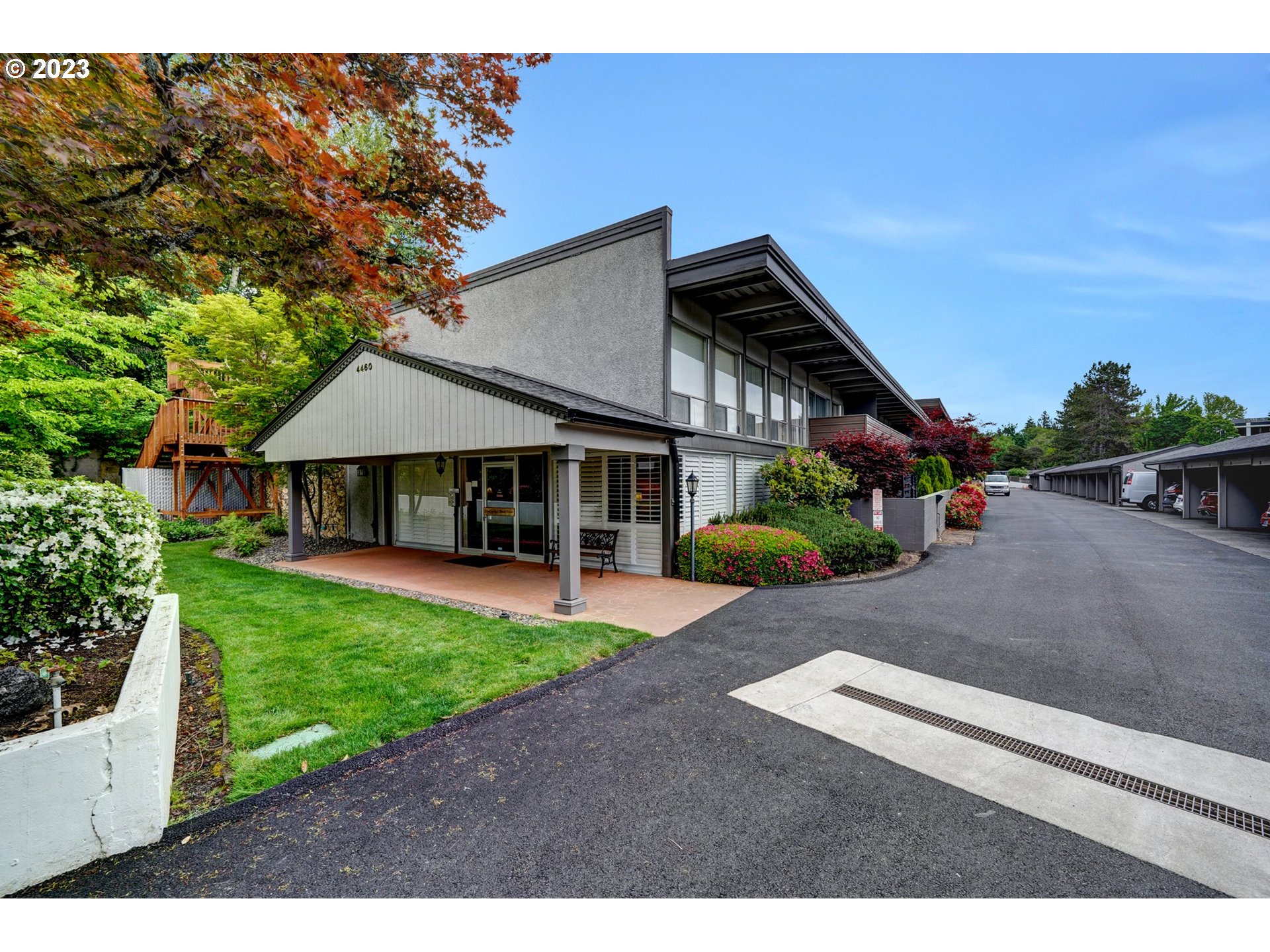 4460 Southwest Scholls Ferry Road, Unit 23 Portland, OR 97225 - Photo 1 of 21 Gallery Image 1
